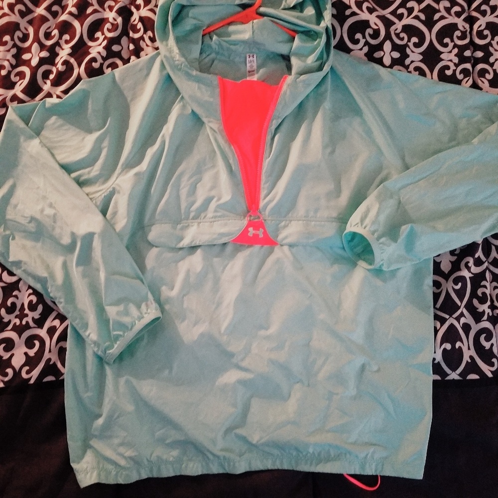 UNDER ARMOUR - Windbreaker